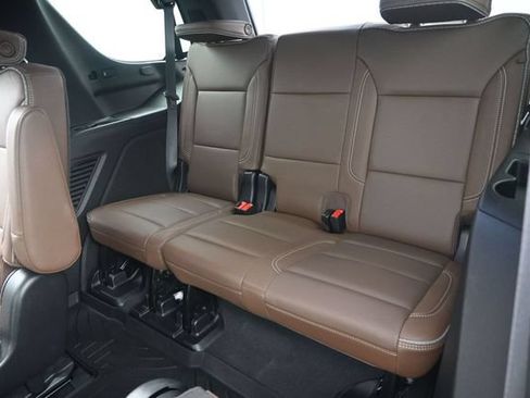Used 2023 Chevrolet Tahoe High Country w/ Advanced Technology Package AWD/4WD image 16