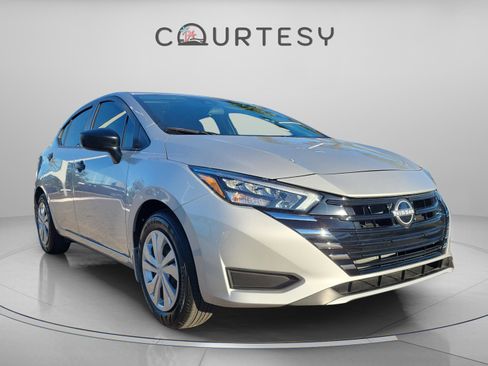 Certified 2025 Nissan Versa S image 6