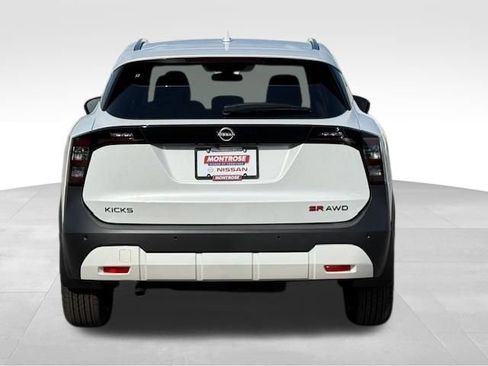 Used 2025 Nissan Kicks SR AWD/4WD image 4