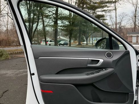 Used 2020 Hyundai Sonata SE w/ Winter Weather Package image 9