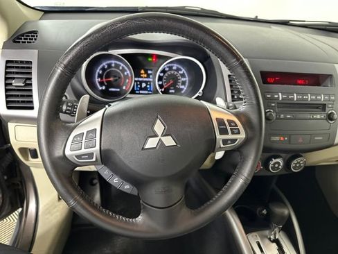 Used 2011 Mitsubishi Outlander SE image 14