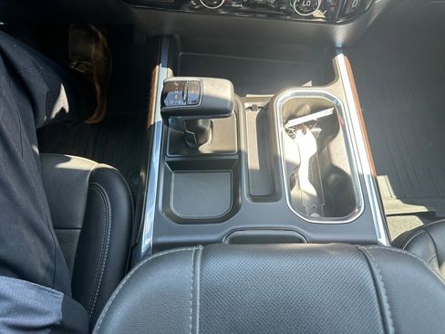 Used 2023 GMC Sierra 1500 SLT w/ SLT Premium Plus Package AWD/4WD image 18