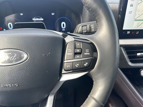 Used 2025 Ford Explorer Platinum image 19