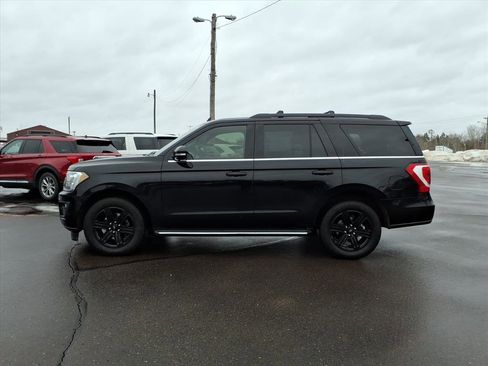 Used 2020 Ford Expedition XLT w/ Equipment Group 202A image 2