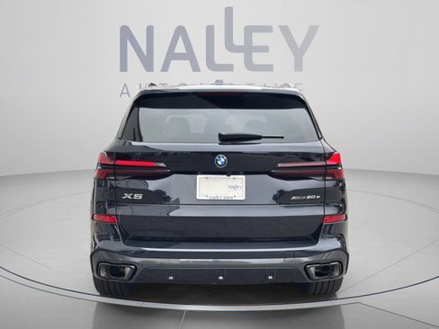 Used 2026 BMW X5 xDrive50e w/ M Sport Package AWD/4WD image 4