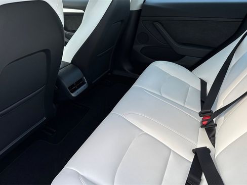 Used 2023 Tesla Model 3 Performance image 12