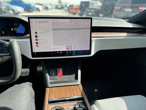 Used 2021 Tesla Model S Long Range image 9