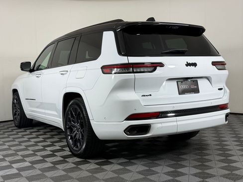 Used 2025 Jeep Grand Cherokee L Summit AWD/4WD image 3