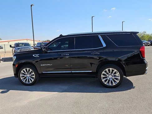 Used 2022 GMC Yukon Denali image 2