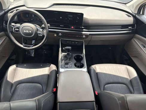 Used 2025 Kia Carnival FWD image 15