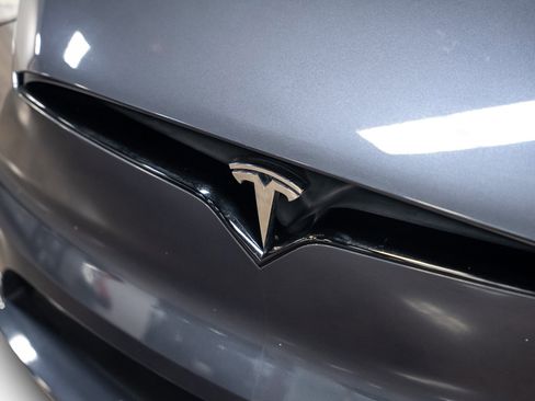 Used 2023 Tesla Model X Plaid image 10