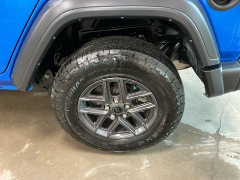Used 2024 Jeep Wrangler Unlimited Sport AWD/4WD image 20