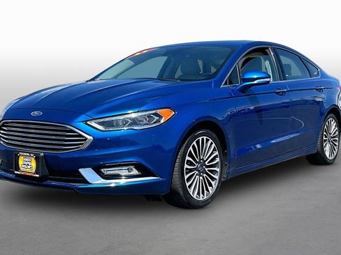 Used 2017 Ford Fusion SE w/ Fusion SE Technology Package FWD image 1