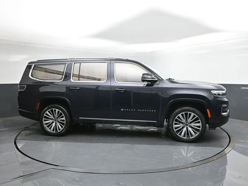 Used 2023 Jeep Grand Wagoneer Series III AWD/4WD image 8