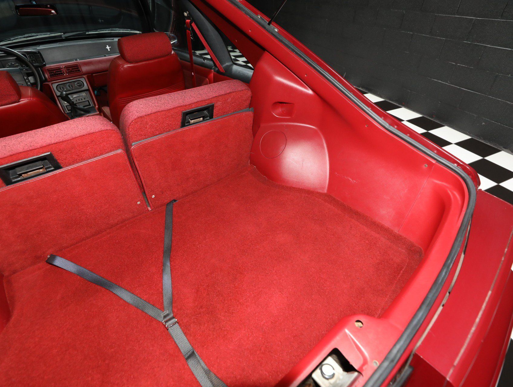 Used 1990 Ford Mustang GT RWD image 46