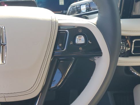 New 2026 Lincoln Aviator Reserve AWD/4WD image 17