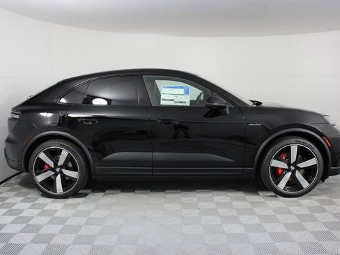 New 2026 Porsche Macan 4S Electric image 8