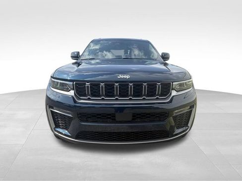 New 2026 Jeep Grand Cherokee L Limited w/ Trailer Tow Package AWD/4WD image 7