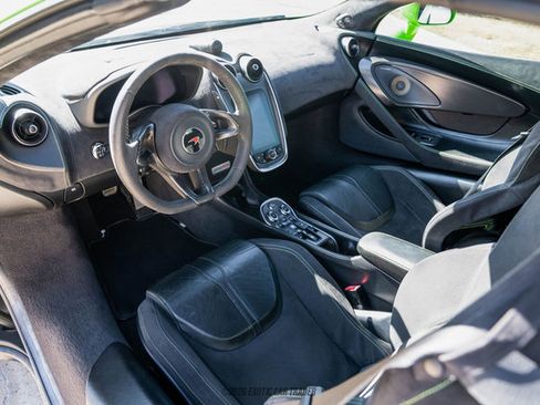 Used 2018 McLaren 570S Spider image 98