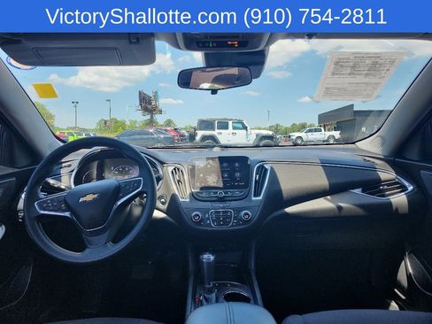 Used 2019 Chevrolet Malibu Hybrid FWD image 3