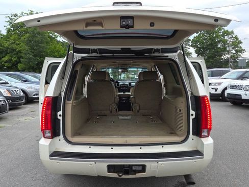 Used 2010 Cadillac Escalade ESV Luxury AWD/4WD image 37