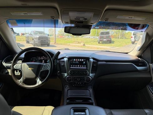 Used 2019 Chevrolet Suburban Premier AWD/4WD image 44