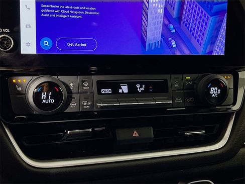 Certified 2025 Toyota Grand Highlander AWD image 14