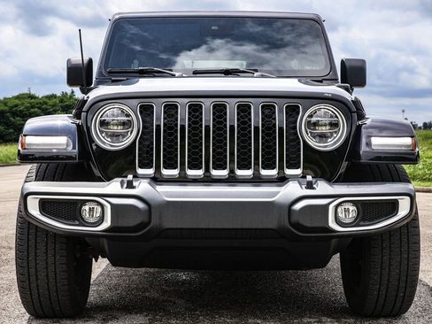 Used 2021 Jeep Wrangler Unlimited Sahara w/ Cold Weather Group image 24