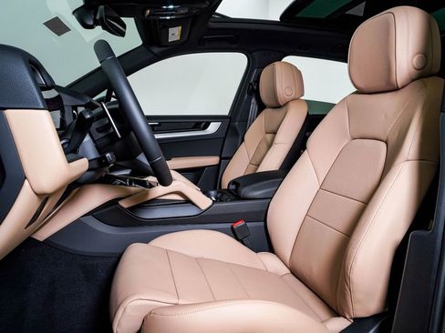New 2026 Porsche Cayenne image 5