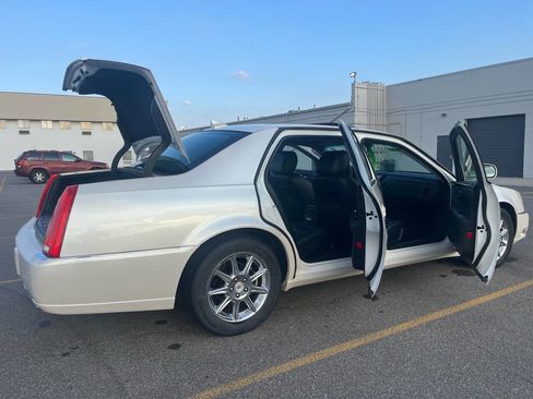 Used 2010 Cadillac DTS Luxury image 11