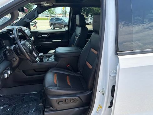 Used 2023 GMC Sierra 1500 AT4 w/ AT4 Premium Package AWD/4WD image 9