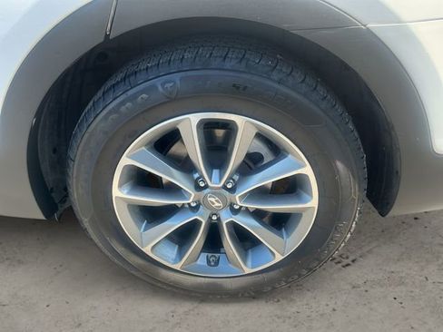 Used 2017 Hyundai Santa Fe SE AWD/4WD image 14