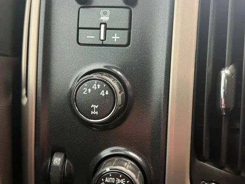 Used 2016 GMC Sierra 2500 Denali w/ Duramax Plus Package AWD/4WD image 13