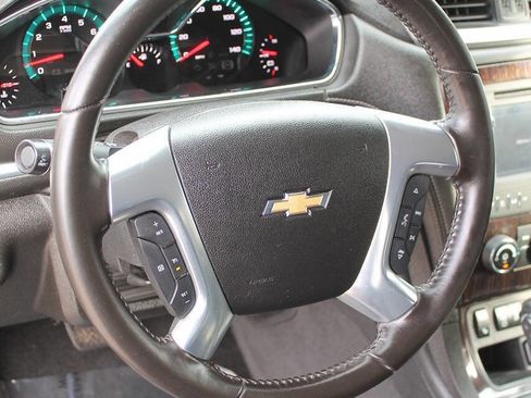 Used 2017 Chevrolet Traverse LT w/ Style and Technology Package FWD image 12