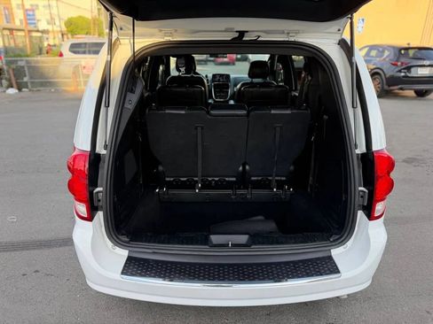 Used 2017 Dodge Grand Caravan GT image 34