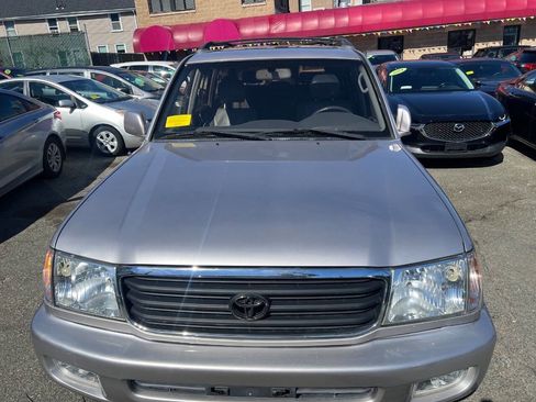 Used 2002 Toyota Land Cruiser Base AWD 4dr SUV image 13