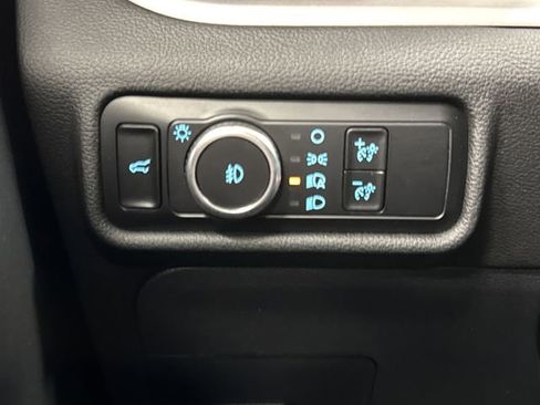 Used 2023 Ford Explorer XLT image 26