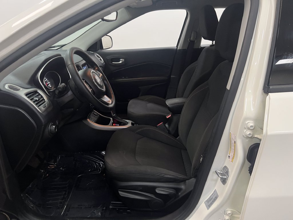 Used 2018 Jeep Compass Sport w/ Tech Group FWD image 10