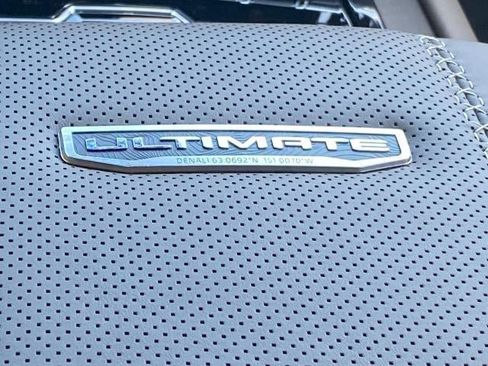 New 2026 GMC Yukon Denali Ultimate w/ LPO, Illumination Package AWD/4WD image 11