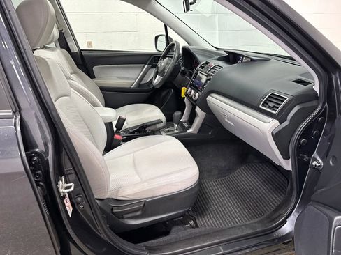 Used 2017 Subaru Forester 2.5i Premium w/ All-Weather Package image 21
