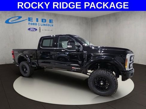 New 2026 Ford F250 Lariat w/ Black Appearance Package image 4