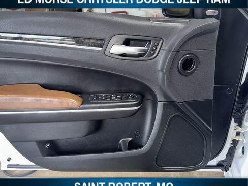 Used 2018 Chrysler 300 Limited w/ Safetytec Plus Group AWD/4WD image 32