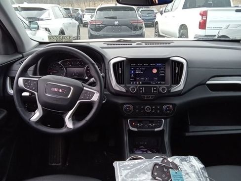 Used 2024 GMC Terrain SLT w/ Elevation Edition image 3
