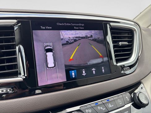 Used 2018 Chrysler Pacifica Touring-L Plus w/ Advanced Safetytec Group FWD image 23