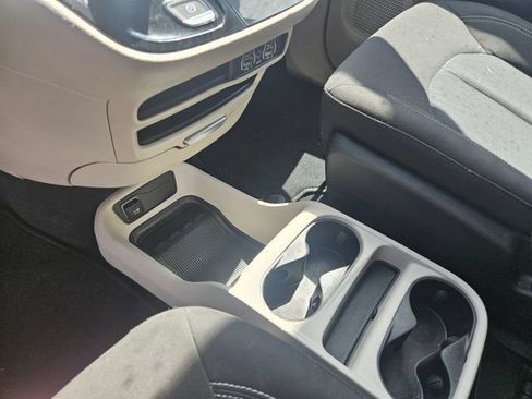 Used 2023 Chrysler Voyager LX FWD image 27