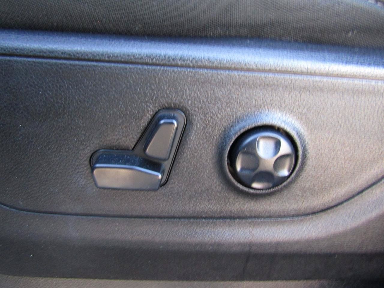 Used 2019 RAM 1500 Big Horn RWD image 12