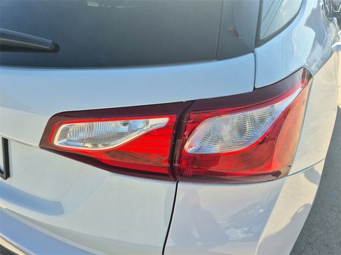 Used 2020 Chevrolet Equinox LT image 11