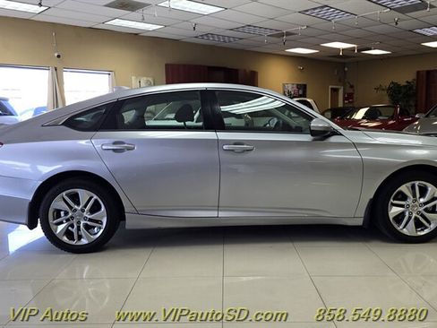 Used 2018 Honda Accord LX image 4