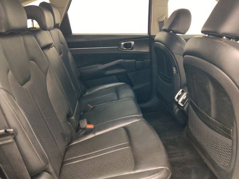 Used 2023 Kia Sorento S w/ Panoramic Sunroof Package FWD image 19