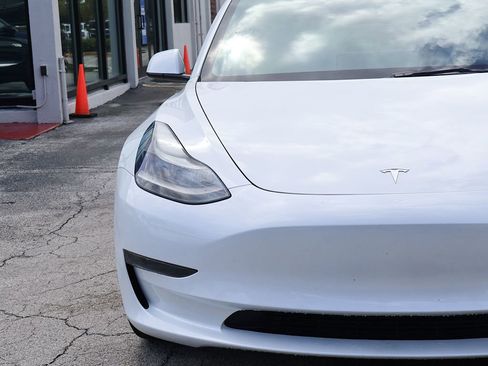 Used 2023 Tesla Model 3 Standard Range image 13